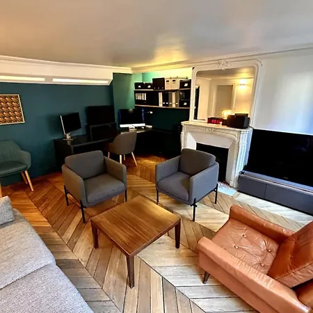 74m2 In The Center Of * Parigi