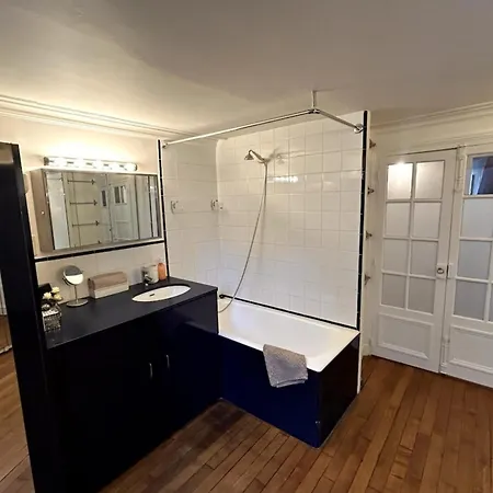 Appartamento 74m2 In The Center Of Parigi