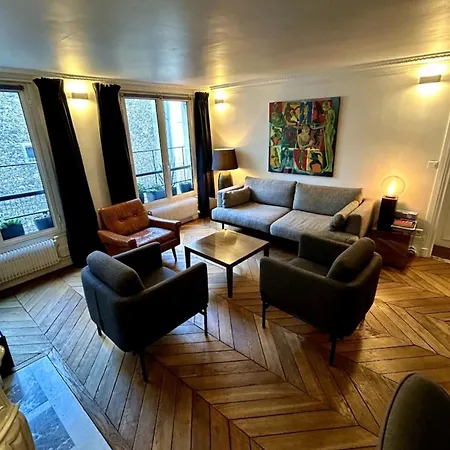 74m2 In The Center Of Parigi